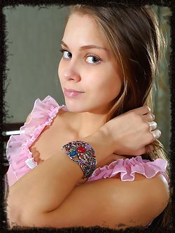 With her adorable cute face, petite body and fresh, innocent appeal, Kristel is a engagingly sweet and refreshingly youthful sight to behold.